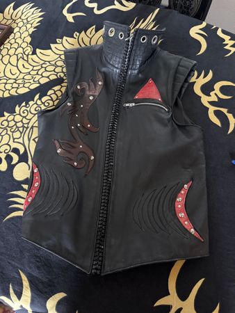 Coole Lederweste mit Nieten, Grösse M . Töff-Gilet