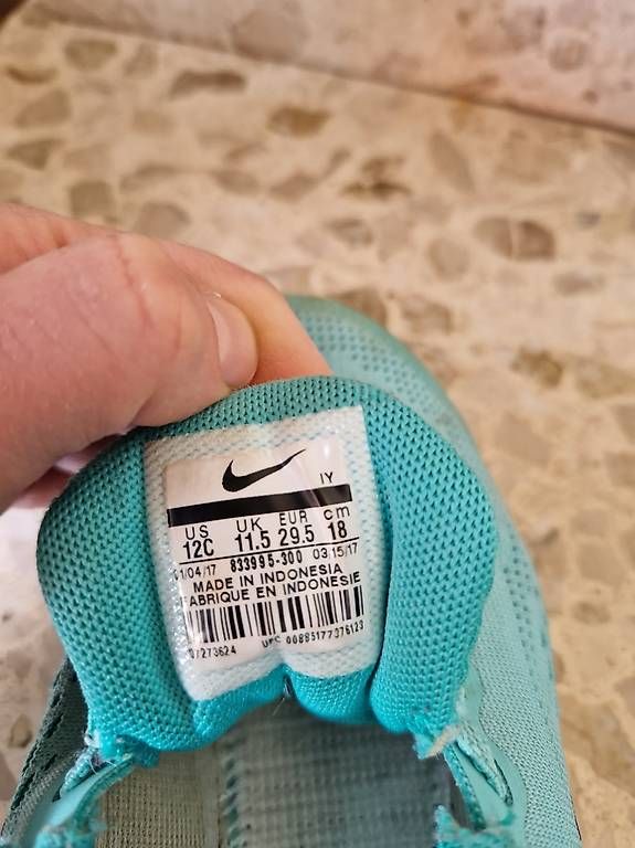 Scarpe per ragazze:  Nike Sneaker Turnschuhe 29.5 – Usato da Rutschwil venduto da tho_9lxq 1