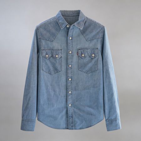 Belle chemise Levi's en jeans,  taille S, très bon état !
