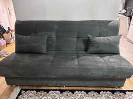 Gemütliches Schlafsofa / Sofa Grau mit Kissen - Top Zustand!