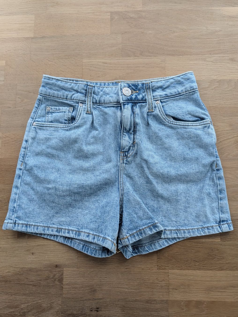 C&A Pantaloni: Jeans Shorts, hellblau, Gr. 152 – Usato da Dettighofen venduto da kk333