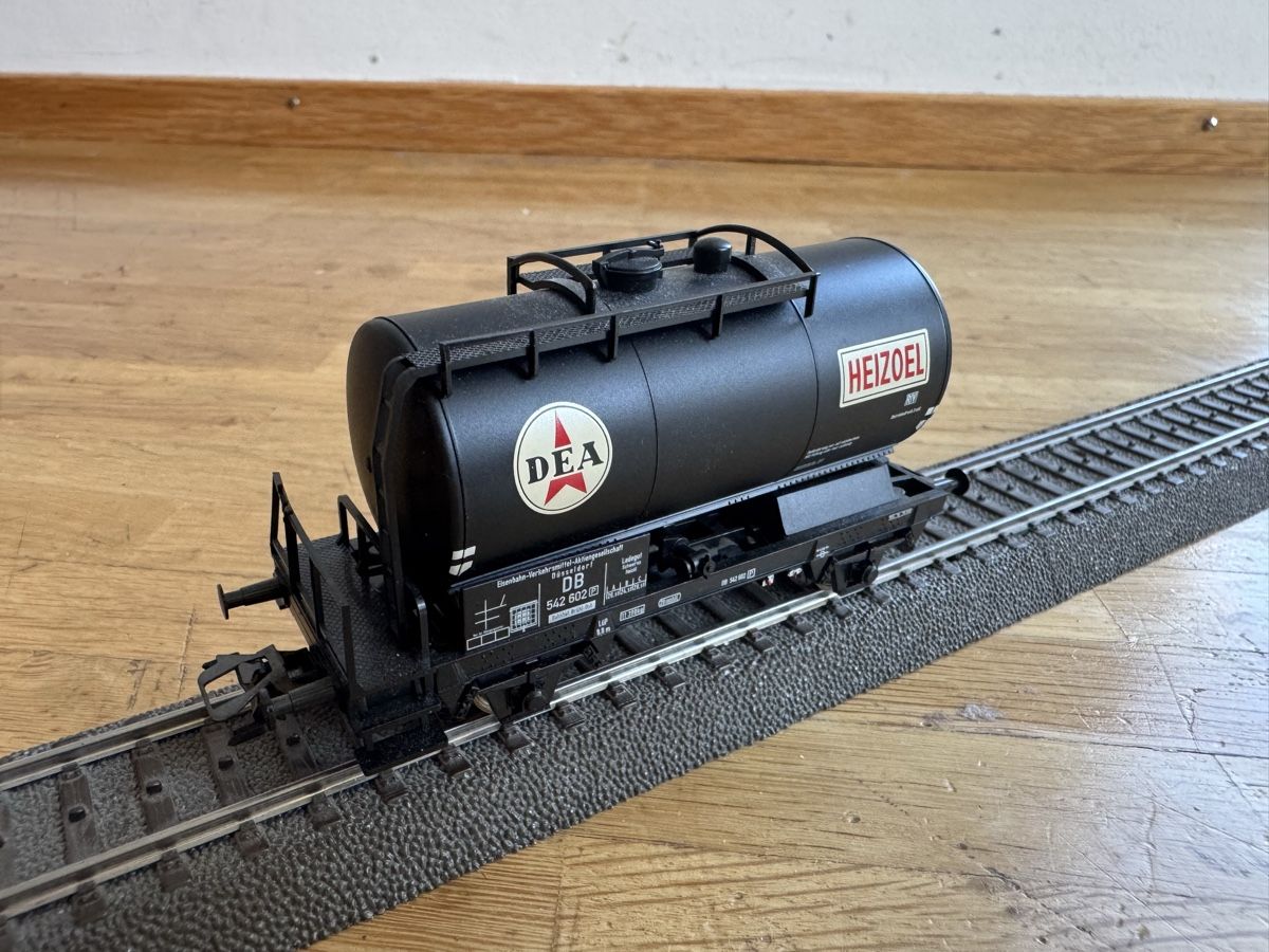 Märklin Modelleisenbahnen: Märklin - Piko - Fleischmann Güterwagen-Konvolut – Gebraucht aus Zürich von Maxim0357 6