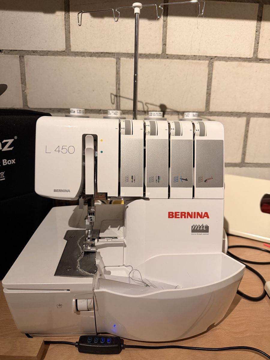 Machines à coudre: Bernina Overlock L450 – D'occasion à Höri par Ahuhu