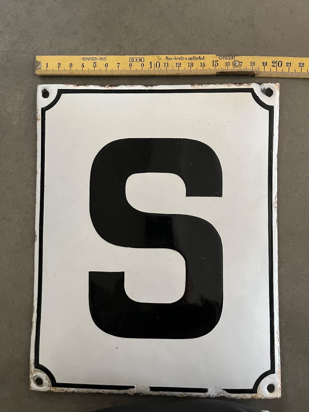 Insegne: Altes Emailschild S / Buchstabe – Usato da Steffisburg venduto da Reitschel5 2
