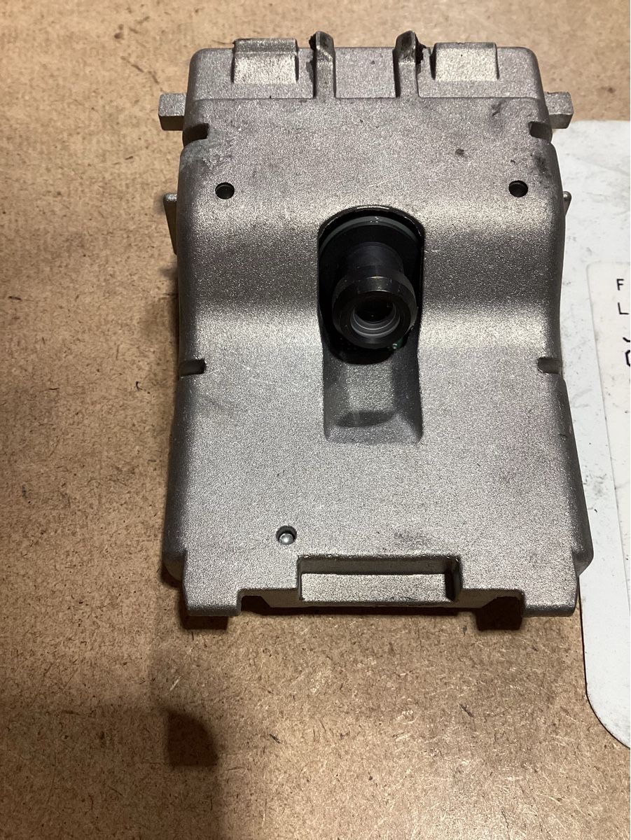 Jeep Tutti pezzi di ricambio auto: Frontkamera zu Jeep Grand Cherokee 3.0 CRD  – Usato da Reichenburg venduto da T864RX 1