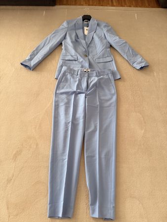 Anzug Damen hellblau Grösse 38 neu mit Etikett