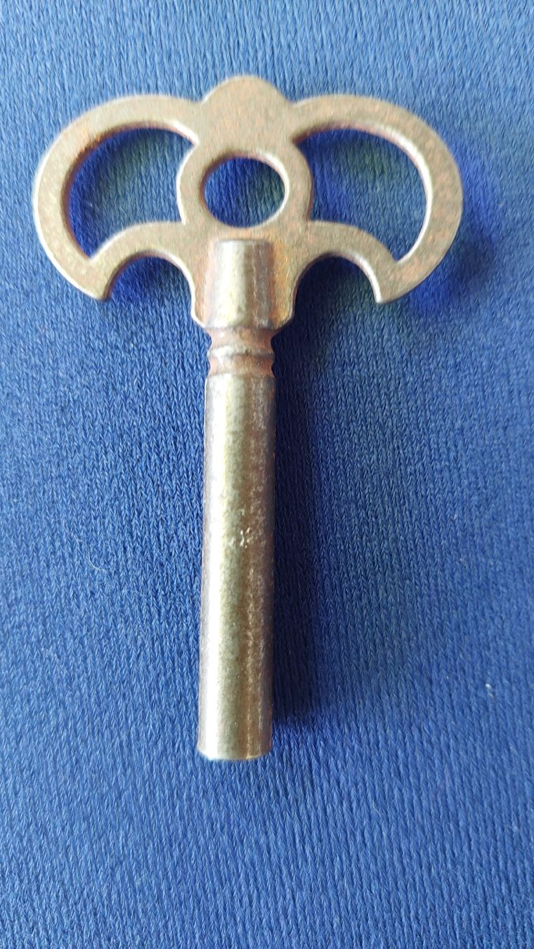 Schlüssel: Lot de 3 clefs pour remonter les pendules – Gebraucht aus Marsens von jogocade 4