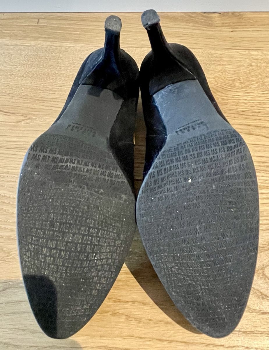 Stuart Weitzman Scarpe da donna: Stuart Weitzman Ancleboot Wildleder schwarz Gr. 37-38 – Usato da Zürich venduto da mar_9xc5 6