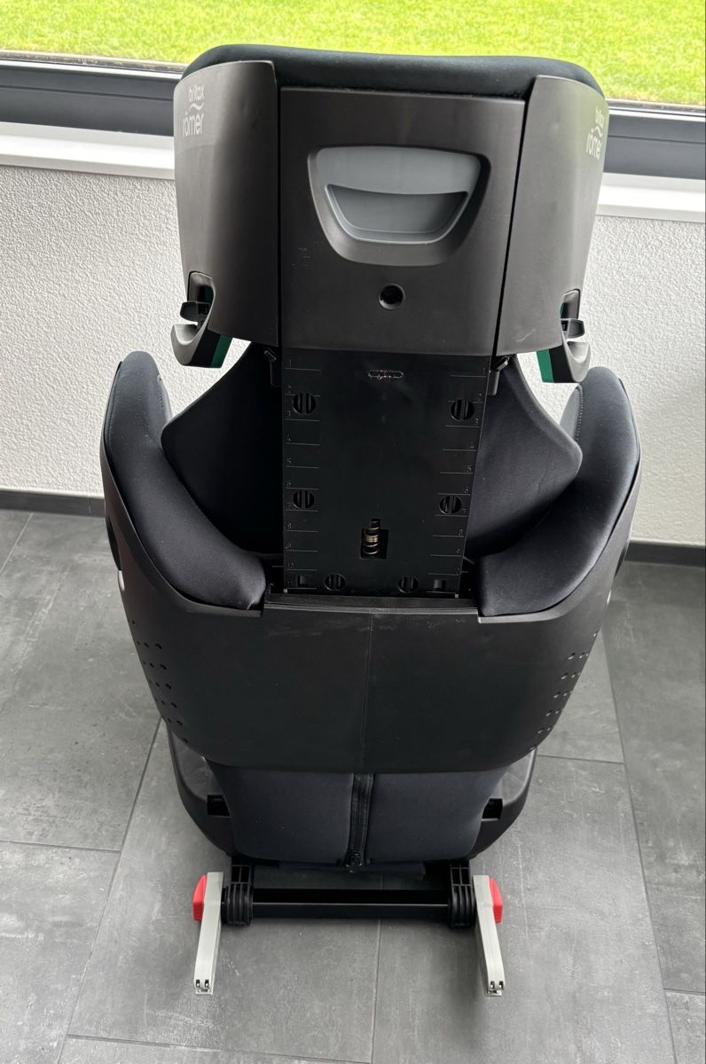 Britax Römer Seggiolini per auto: Britax Römer Kidfix pro M space black – Nuovo (secondo la descrizione) da Stein AG venduto da MOENA_3 7