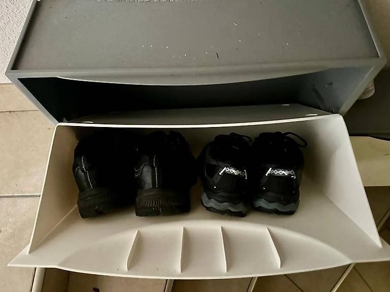 Kipper: Schuhkipper/ 6 Paar Schuhe – Gebraucht aus Muttenz von anna123 1