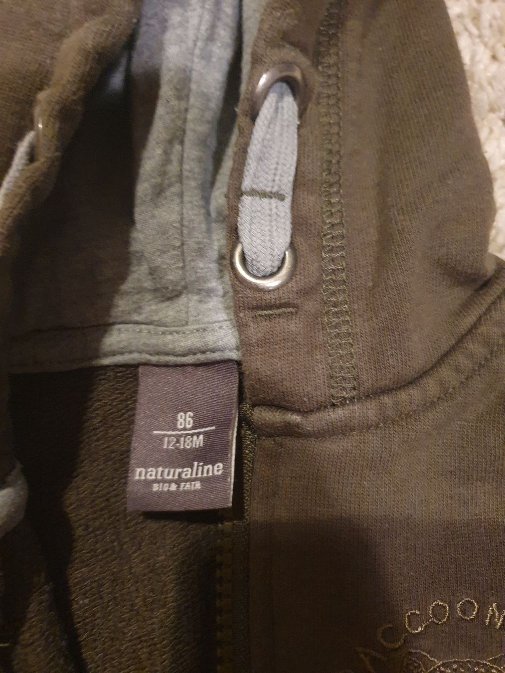 Lotti & Set di vestiti: Jungen Kleiderpaket Gr. 86 (2x Hose, Weste, Pullover) – Usato da Thun venduto da Zuzi84 5