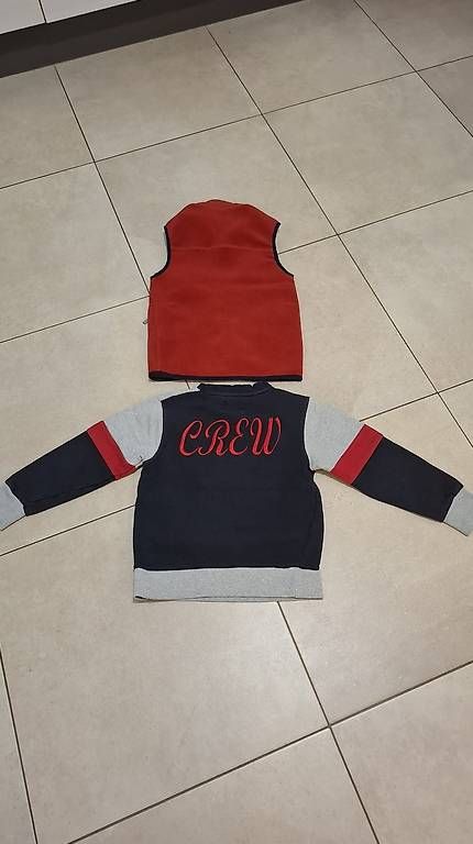 Sonstige Jungenkleidung: Gilet et Pull taille 6-7 ans – Gebraucht aus Essertes von ast_mk5t 3