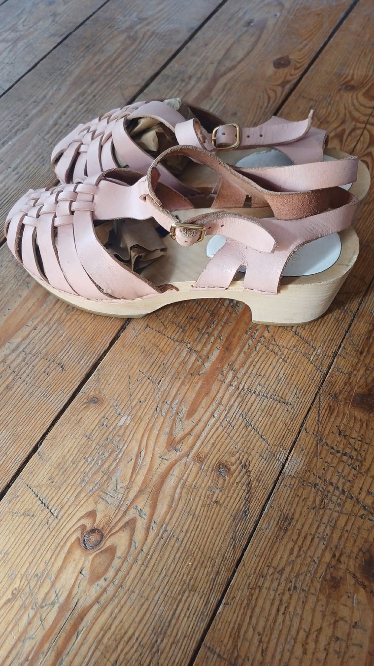 Scarpe da donna: sandales bois méduses – Usato da Vevey venduto da Veveybien 1