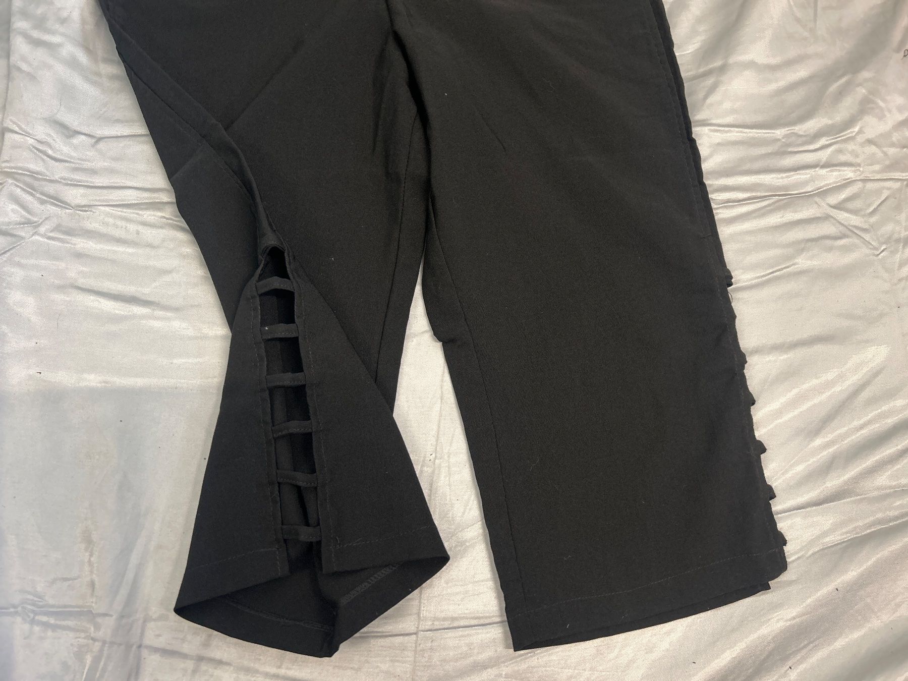 Pantaloni: Capri Hose Figurbetont Schwarz Gr 40 Neu – Nuovo e nell'imballaggio originale da Regensdorf venduto da Spyke55 1