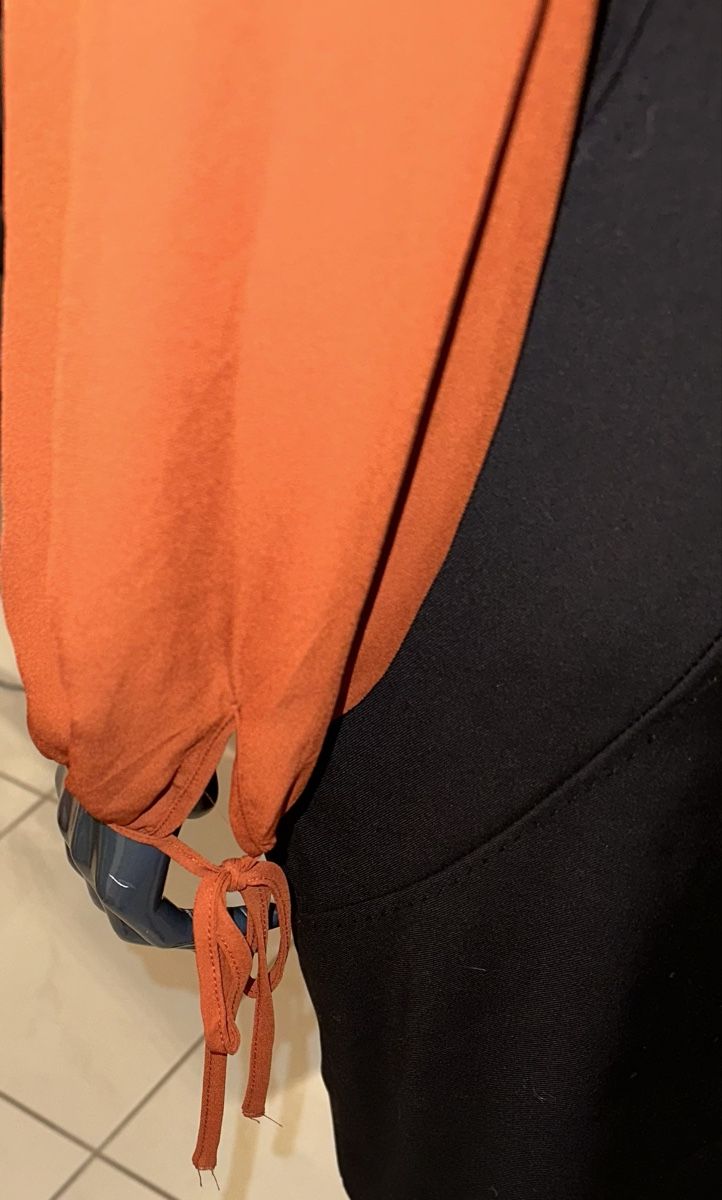 H&M Camicette: H&M BLUSE GR. L neuwertig – Nuovo (secondo la descrizione) da Unteraegeri venduto da MH203 7