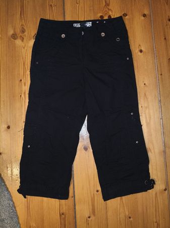 Schwarze 3/4 Cecil Hose