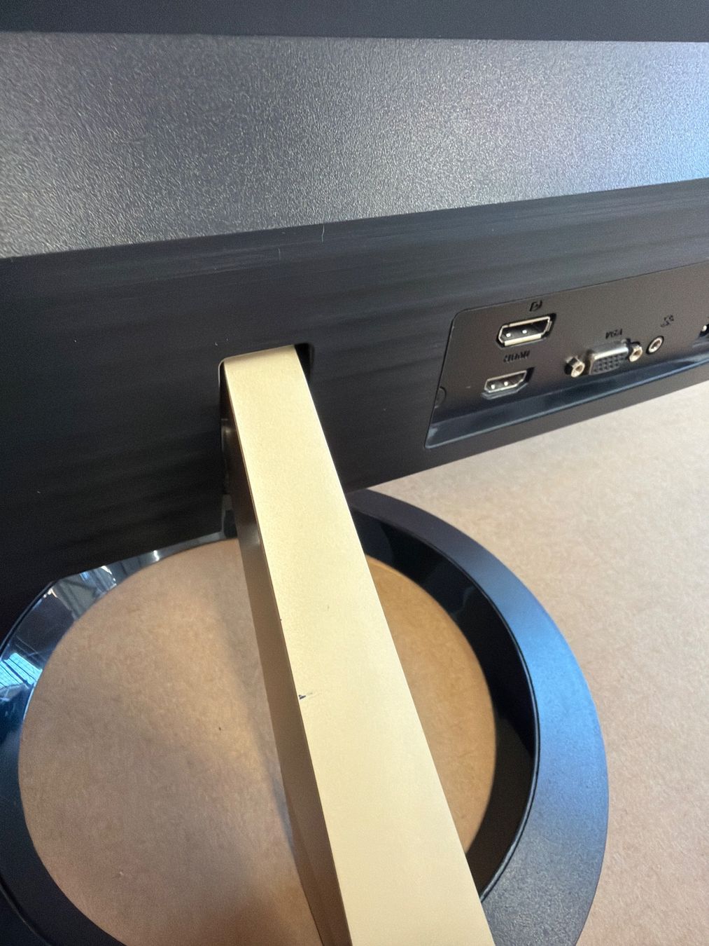 Asus Monitor: ASUS VZ249Q 23.8" Monitor – Usato da Dietlikon venduto da ComdatAG 7