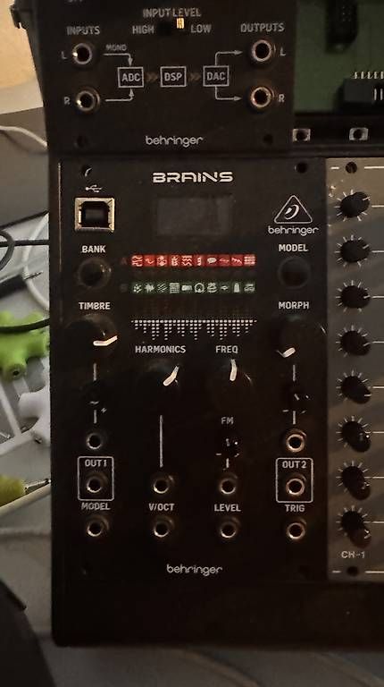 Strumenti musicali: Behringer Brains – Usato da Beringen venduto da Suni8