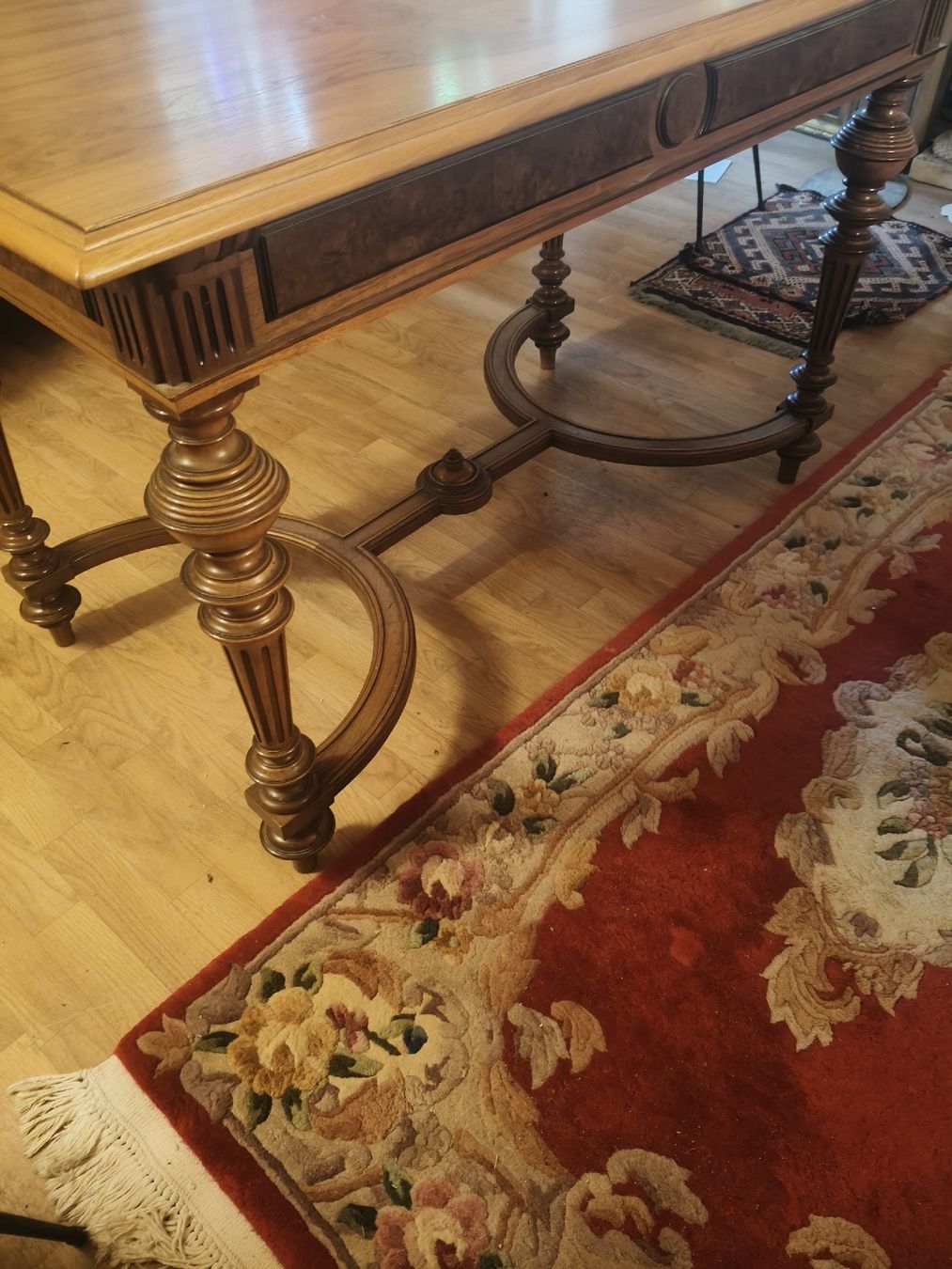 Tables: Antiker tisch mit2 Schublade – D'occasion à Zwingen par inf_2blh 1