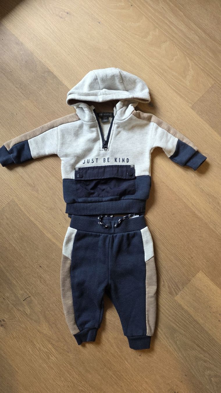 Lotti di vestiti: Outfit Pulli mit Hose Gr. 62 – Usato da Wabern venduto da jsterls