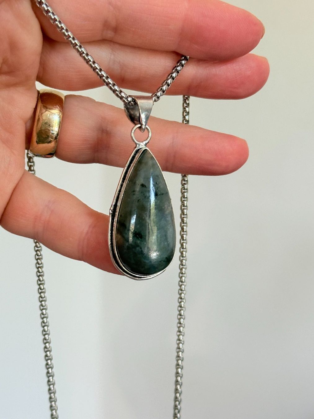 Catenine: Collier vintage avec pendentif en Labradorite – Nuovo e nell'imballaggio originale da Genève venduto da AWWA