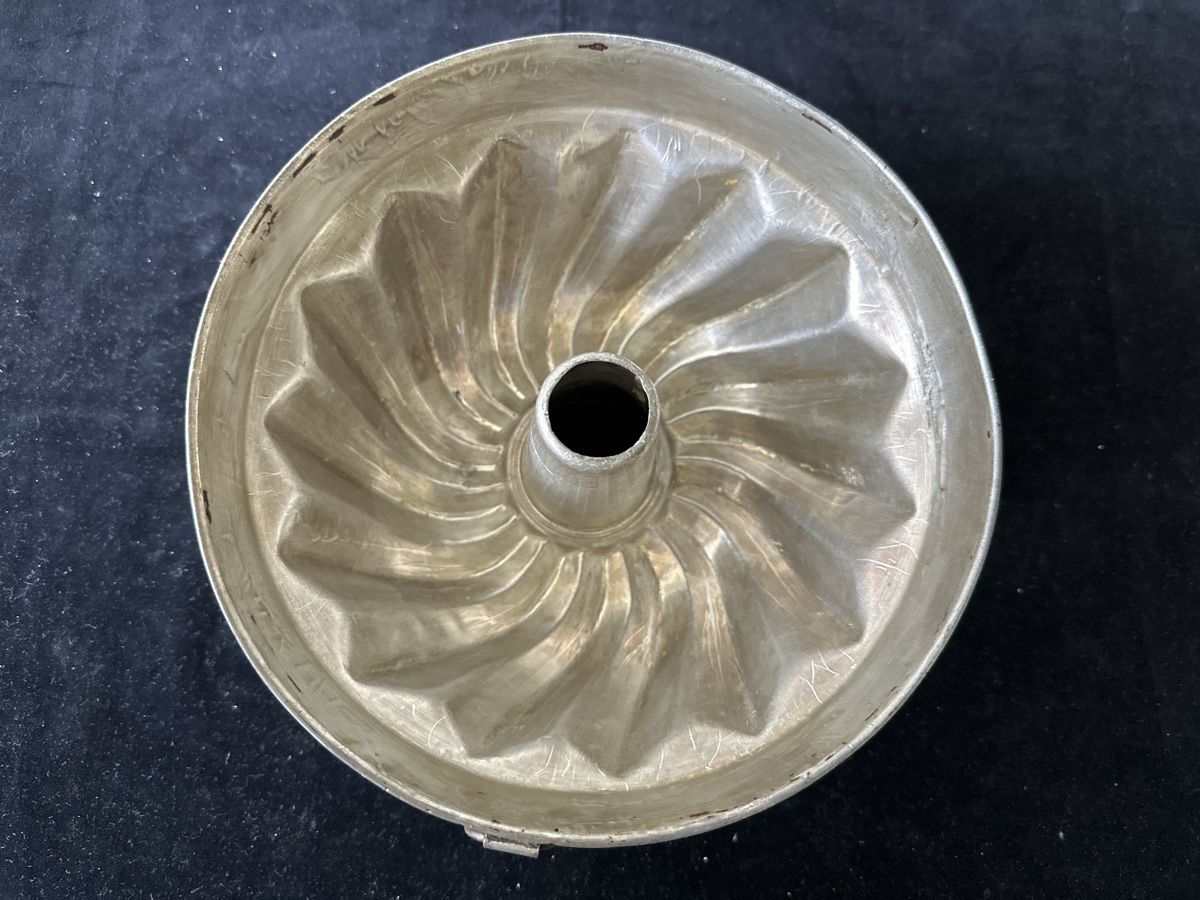 Teglie da forno: Gugelhupf-Backform aus Metall – Usato da Zürich venduto da Chaeffeler 2