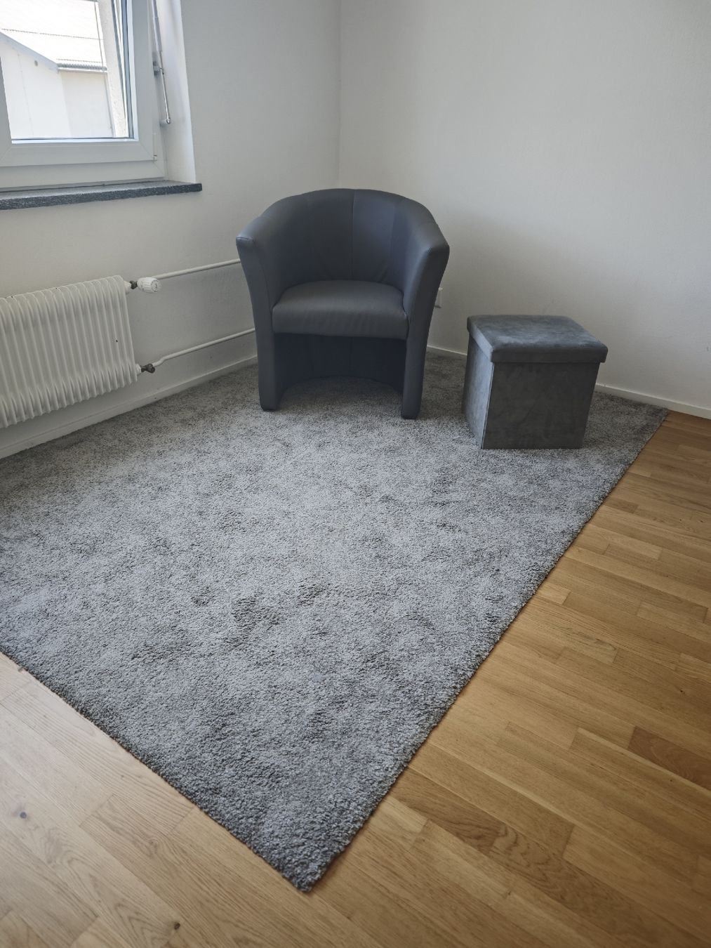 Sessel: Wohnzimmer-Set: Sessel, Hocker & Teppich 170x 240  – Gebraucht aus Chur von Edina1994 4