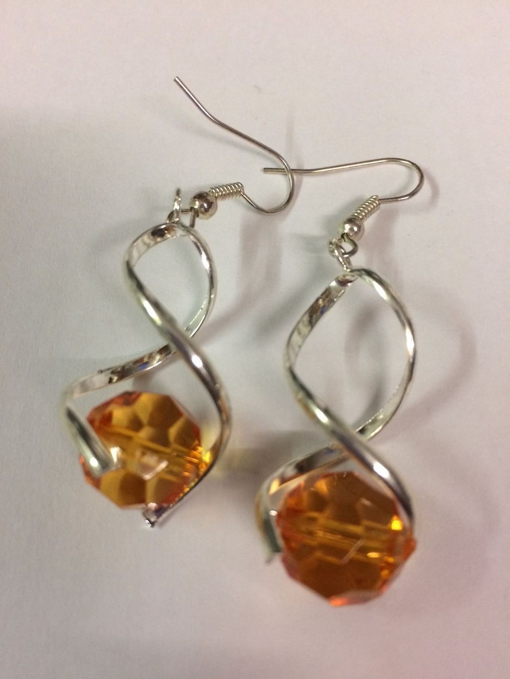 Orecchini pendenti & Orecchini a lobo: pro Paar - Ohrhänger , aus Glas CHF. 4.00 – Nuovo (secondo la descrizione) da Spreitenbach venduto da Margot-09 3