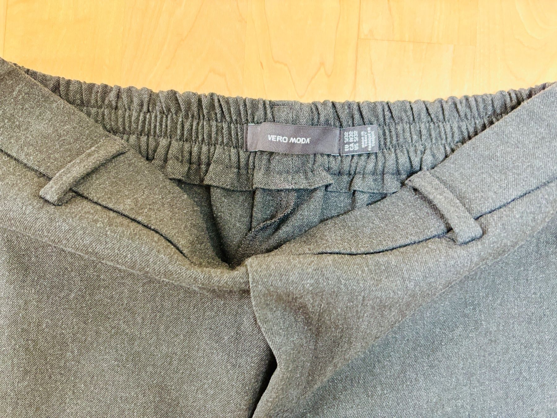 Vero Moda Pantaloni: Vero Moda Stoffhose, anthrazit - Gr. S/32 – Usato da Ennetbürgen venduto da Evelyne_G 1