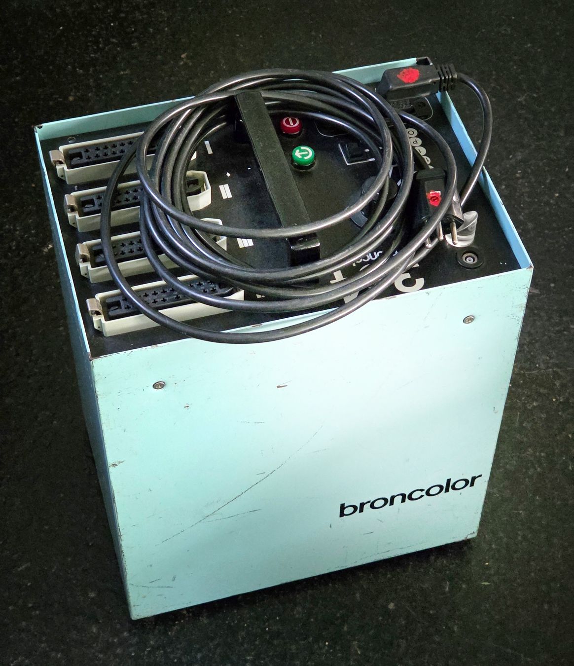 Broncolor Flash: Broncolor Blitzleuchten incl Generator – Usato da Zuerich venduto da Motz0 2