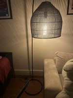 Schöne Lampe mit Glühbirne inkl. Zu verkaufen