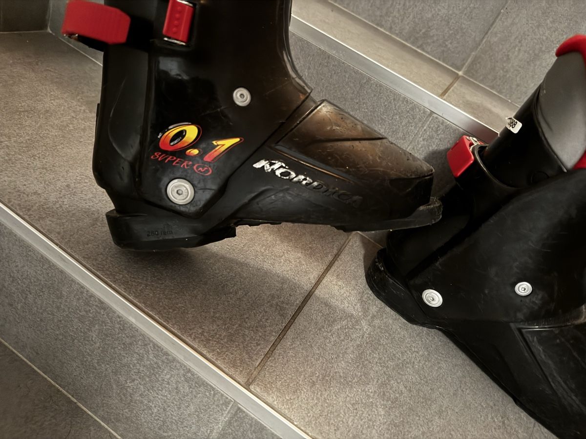 Scarpe per ragazzi: Chaussure de ski enfant – Usato da Rue venduto da dia_p7xh 1