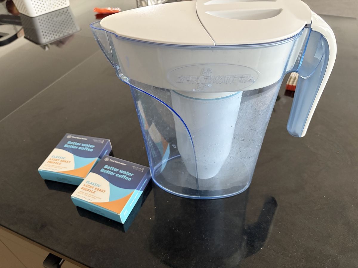 Installations sanitaires: ZeroWater Krug mit Filter und 2x Thirdwave Light Roast – D'occasion à Jegenstorf par KevinHa
