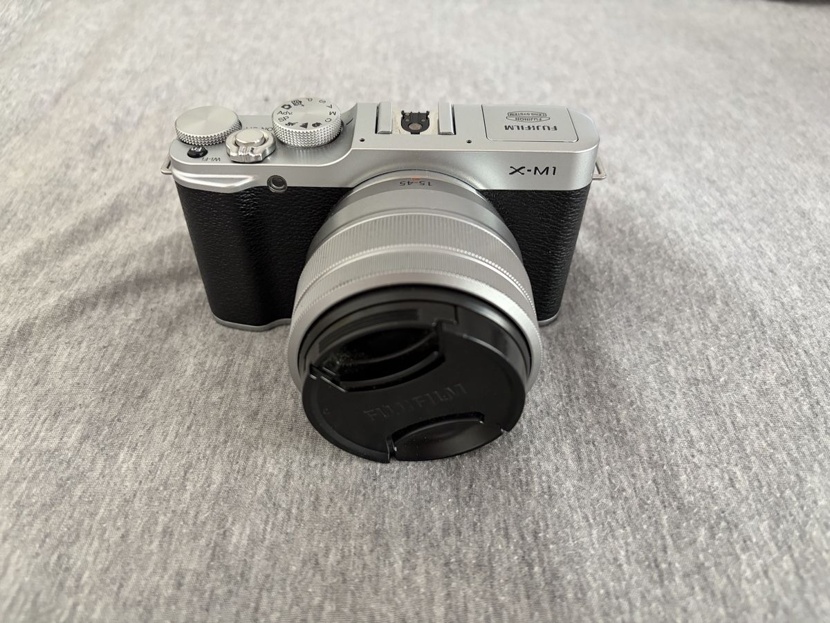 Fujifilm Fotocamera: Fujifilm X-M1 + XC15-45mm – Nuovo (secondo la descrizione) da Thônex venduto da tib_kc87