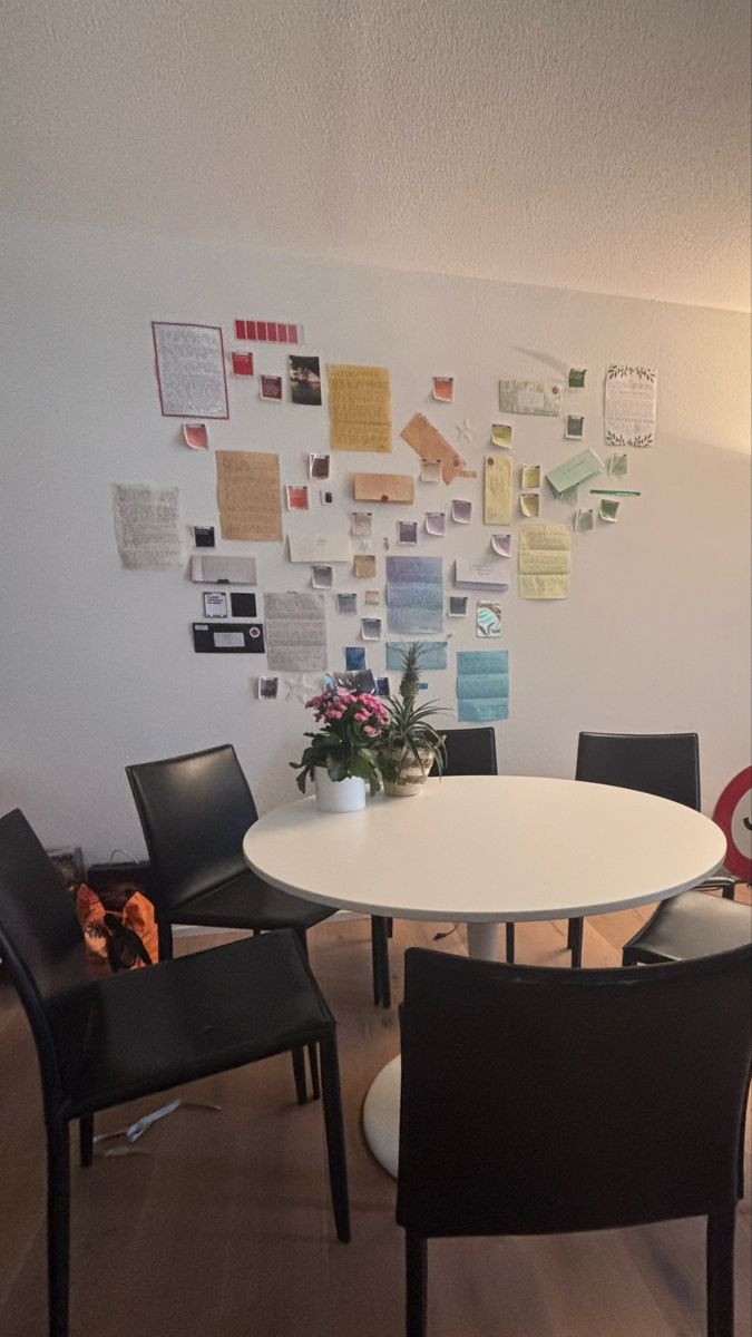Ikea Set de table et chaises: Runder Esstisch mit Stühlen – D'occasion à Bern par din_5jwz 2
