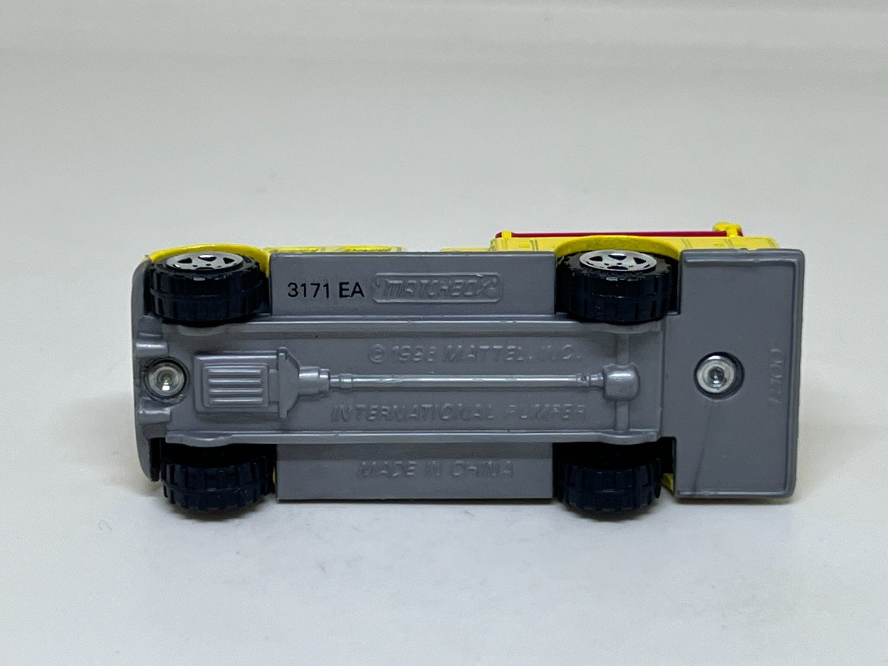 Matchbox Modellautos: Matchbox International Pumper #99 – Gebraucht aus Wildegg von LaaBoutique 3