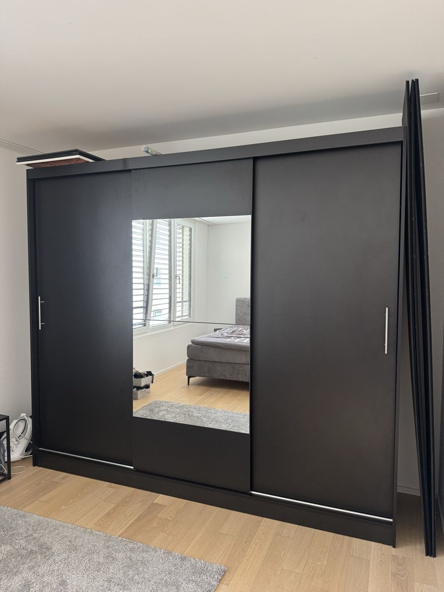 Armoires: Kleiderschrank – D'occasion à Romanshorn par muh_9rhg 1