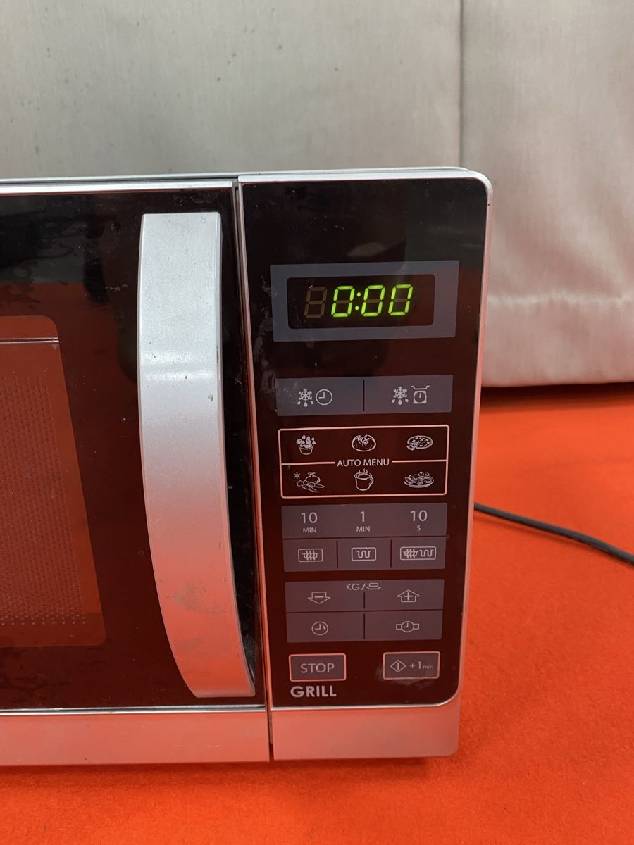 Sharp Appareils de cuisine: Microwelle von Sharp – D'occasion à Hägglingen par Karin0802 3