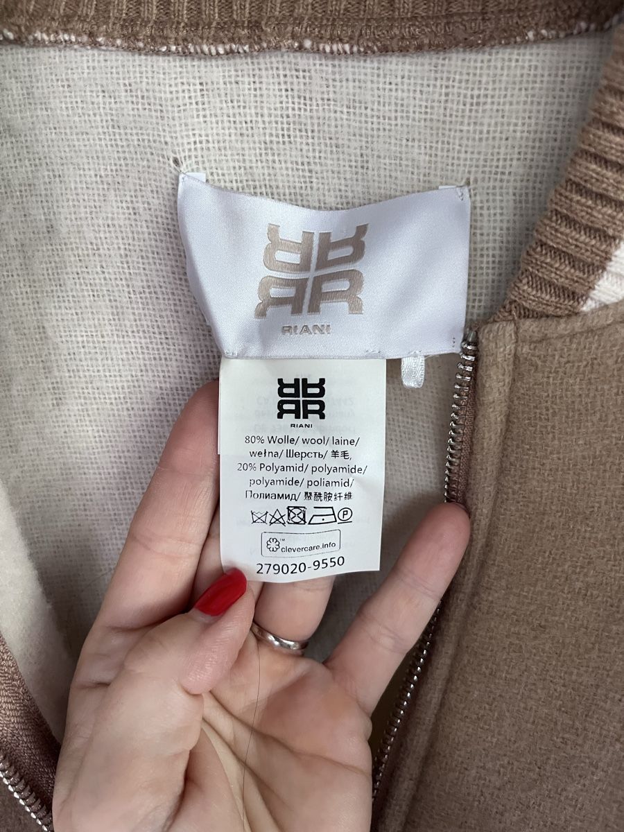 Riani Altro in Moda donna: Poncho beige élégant et chaud, marque Riani,  – Usato da La Chaux-de-Fonds venduto da eli_9dy8 1