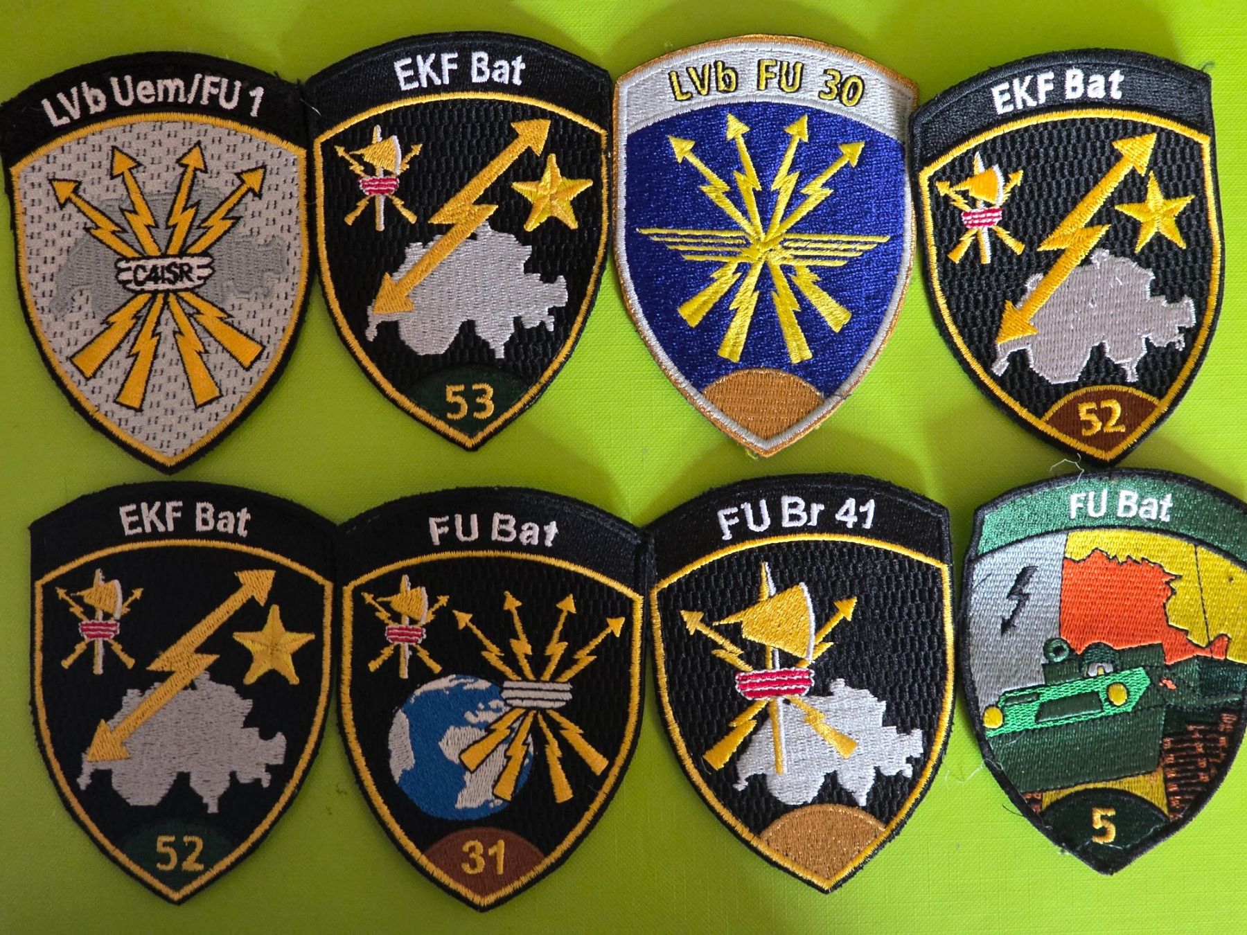 Schweizer Armee Placchette & Badge: 8 Badges Divers FU et EKF Originaux insignes – Nuovo (secondo la descrizione) da Nyon venduto da freetoys08