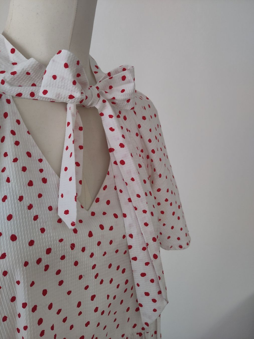 Vestiti: Designerkleid aus Kroatien, red dots – Nuovo (secondo la descrizione) da Pfäffikon ZH venduto da Julia071 4