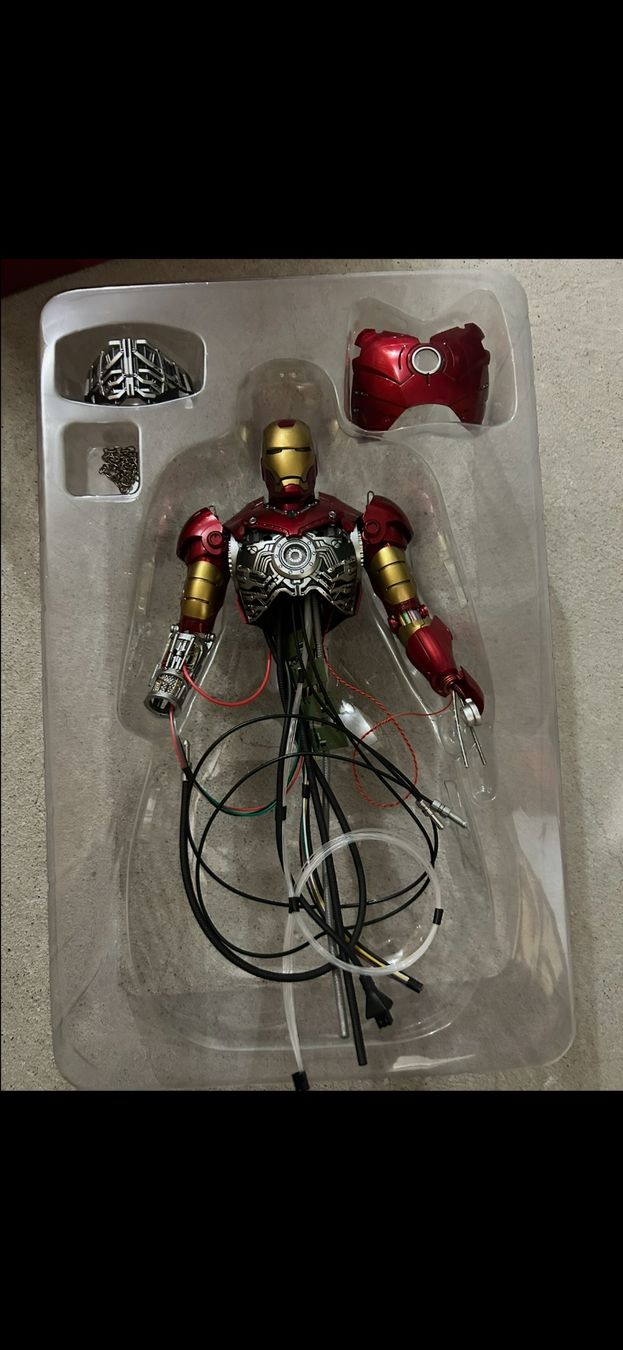 Hot Toys Figurines: Hot Toys Iron Man Mark III Construction Version Actionfigur – D'occasion à Rorschacherberg par fil_g9wg 2