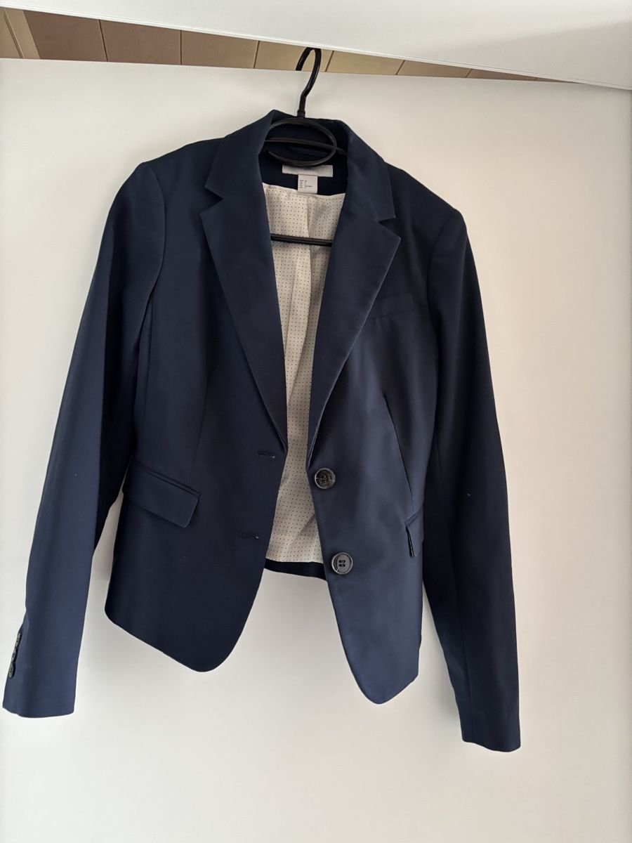 H&M Vestes: Eleganter Damenblazer in blau – D'occasion à Utzenstorf par noe_k7ql 1