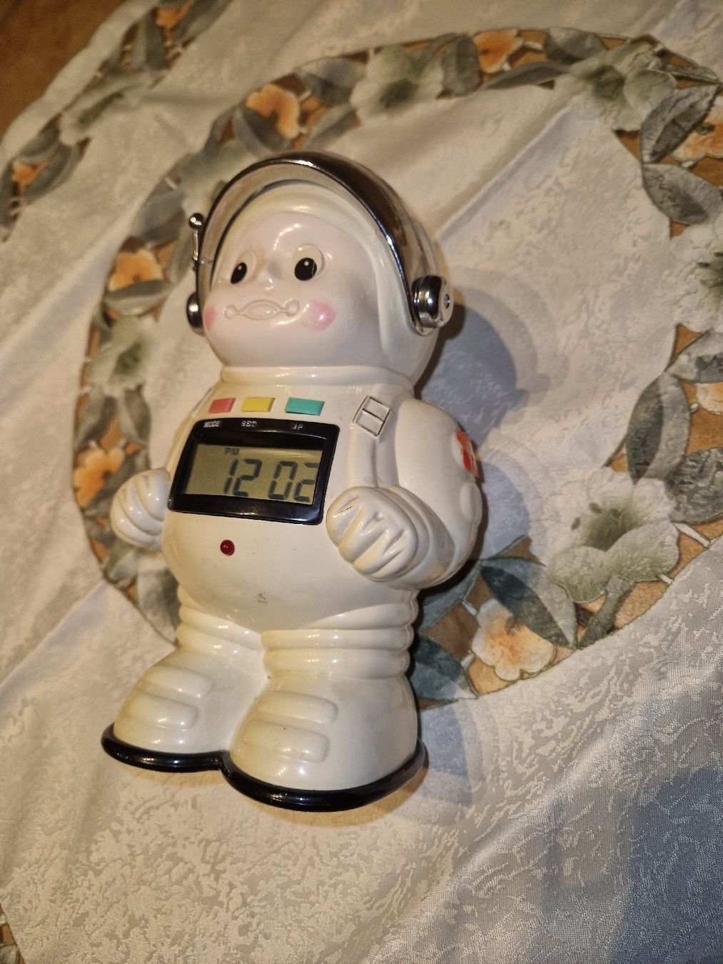 Sveglie: Süsser Astronaut Wecker digital mit Schweizer Flagge. – Usato da Willisau venduto da mar_j55v 4