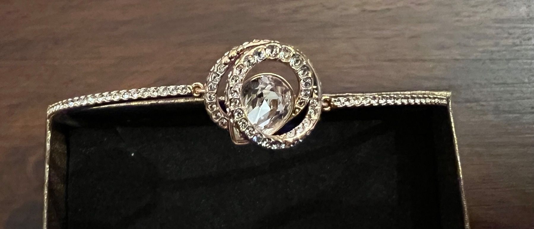 Swarovski Armbänder & -reifen: Swarovski Armreifen, Neu, NP: 165CHF – Neu (gemäss Beschreibung) aus Hochdorf von CarAndCare