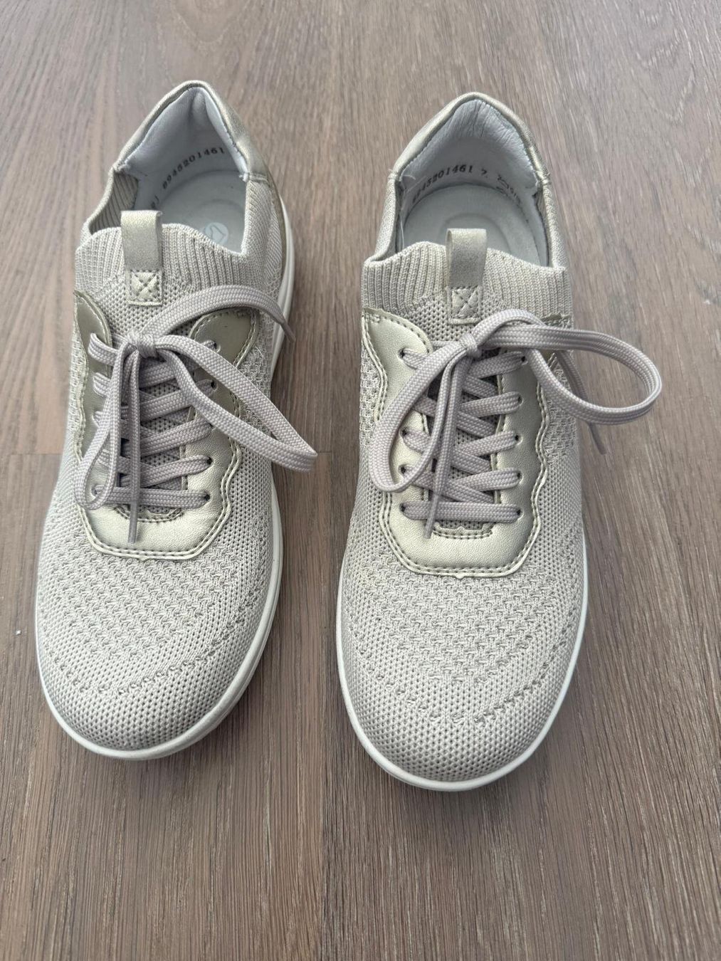 Damenschuhe: Remonte Damen Low-Top Sneaker  Gr. 39 – Gebraucht aus Nürensdorf von Mp3player