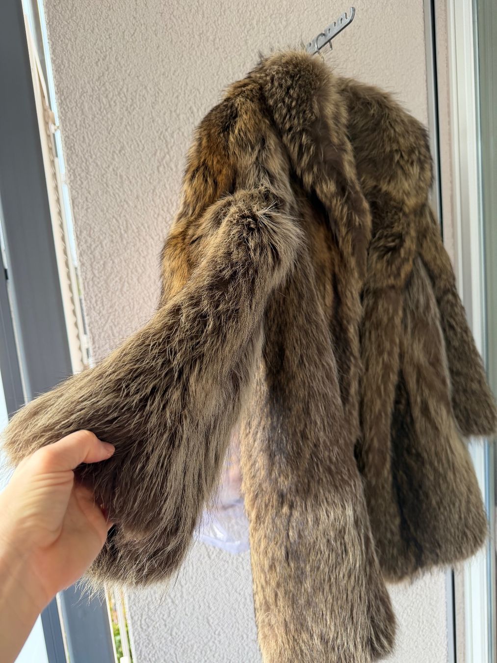 Manteaux: Echtpelz Mantel Koyote oder Waschbär – D'occasion à Zürich par ago_f7ws 2