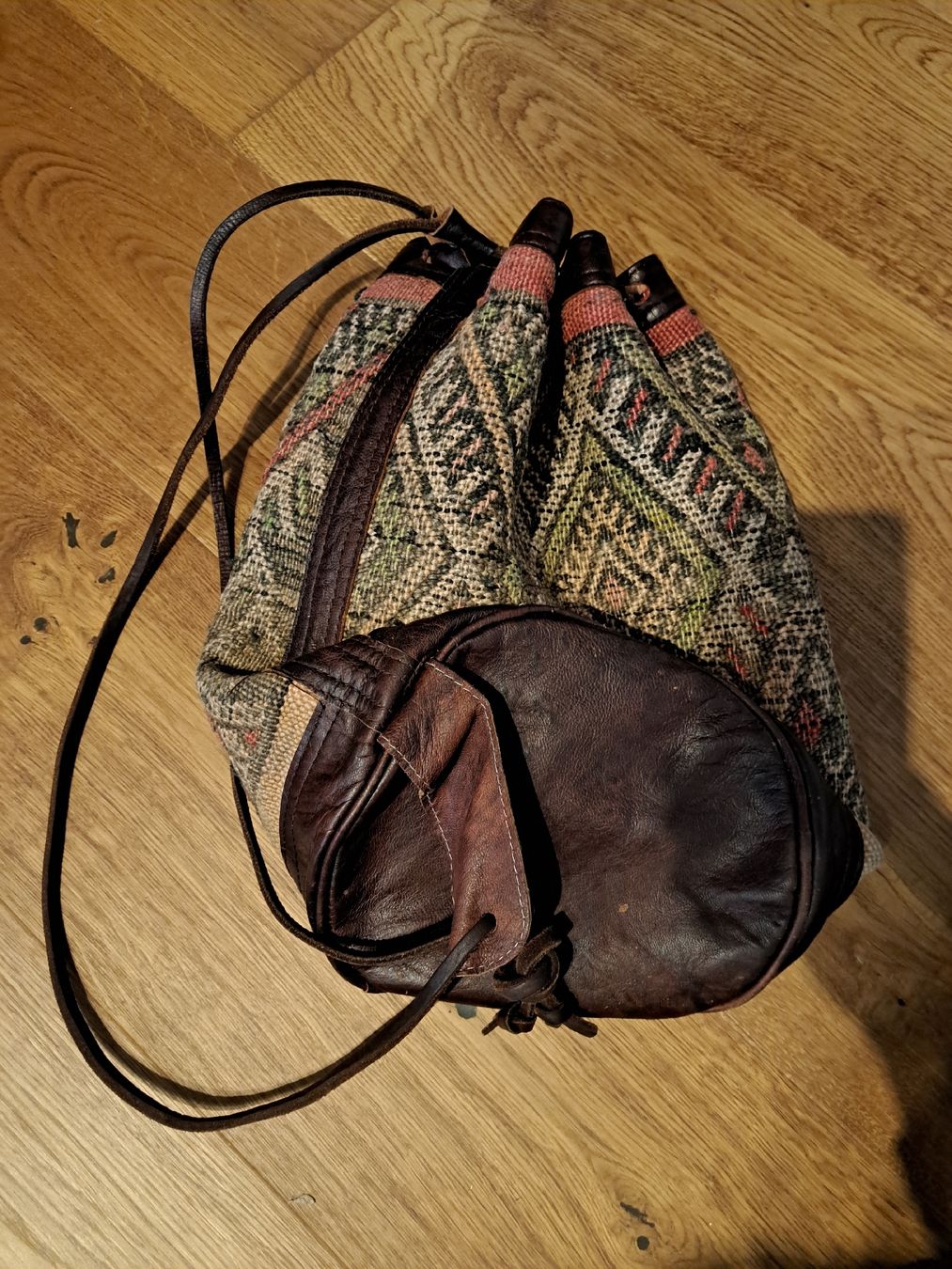 antik vintage stoffe accessoires taschen beuteltaschen Vintage Beutel aus Stoff und Leder (Gebraucht) in Affoltern am Albis