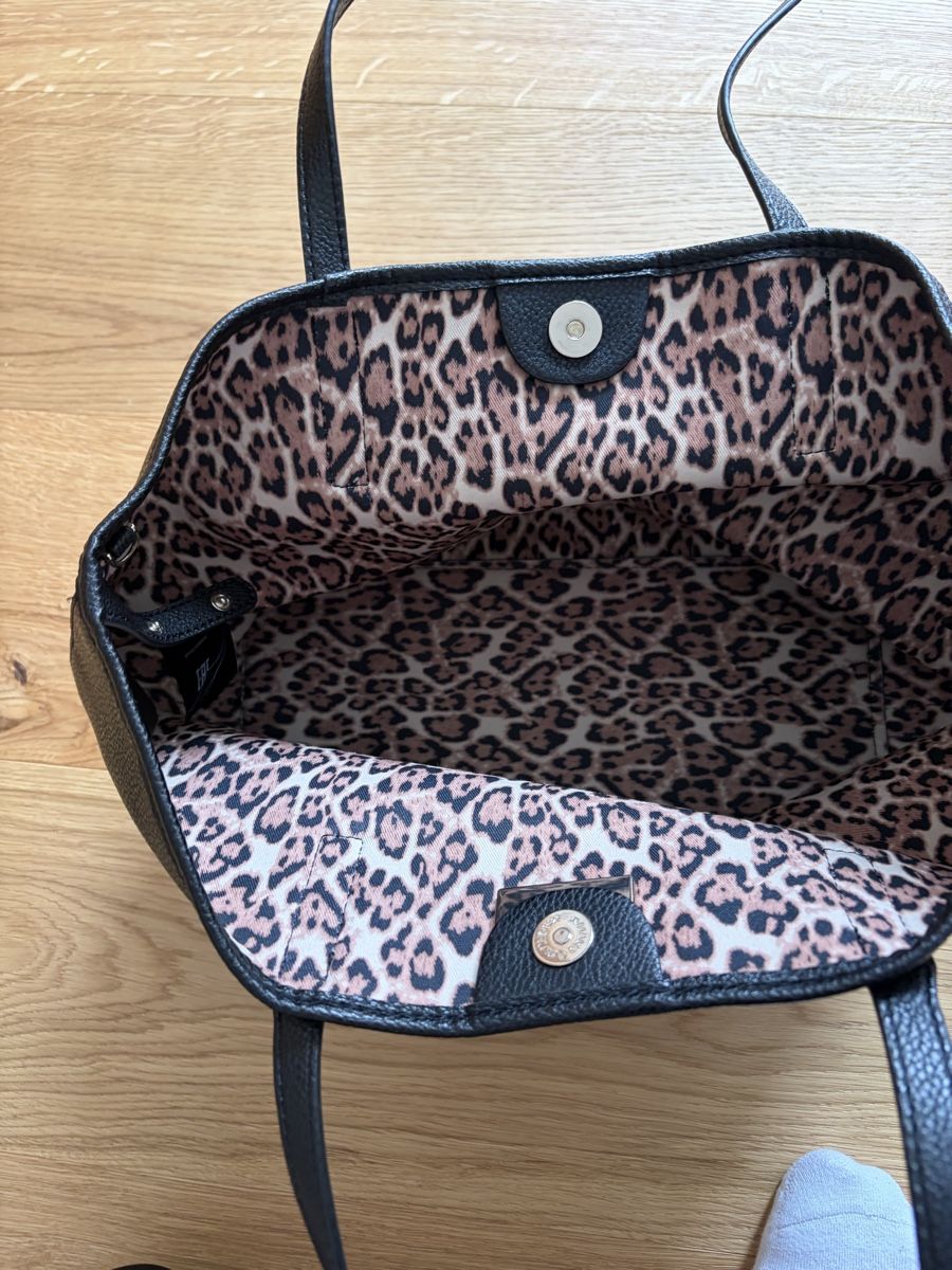 Guess Borse da donna: Guess Tasche schwarz – Usato da Davos Dorf venduto da Anna3313 1