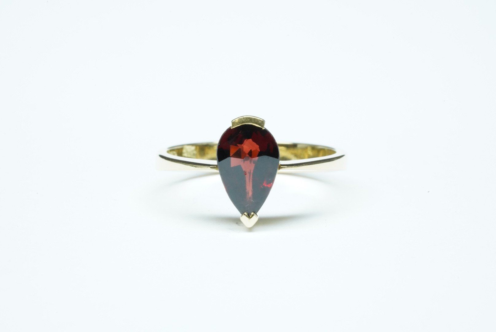 Anelli: Fingerring Gelbgold mit Granat – Usato da Bülach venduto da Re-Jewelled